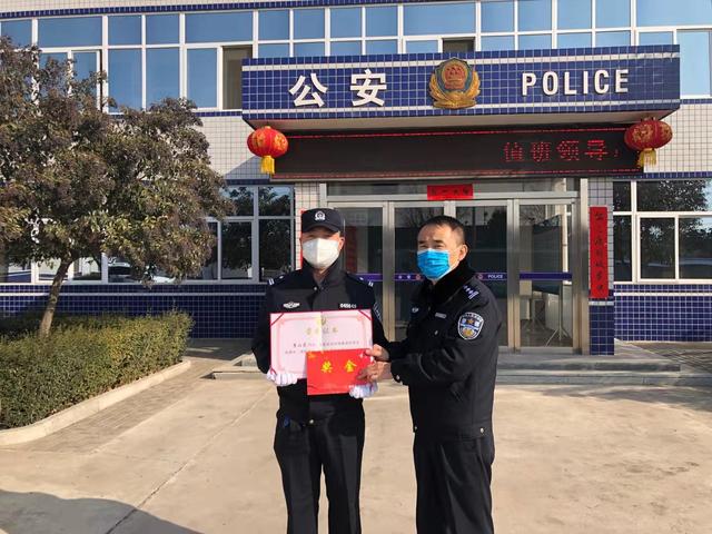 澄城公安：战时送奖到阵地 振奋士气抗疫情