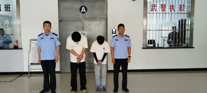 澄城公安抓获拉车门盗窃嫌疑人。
